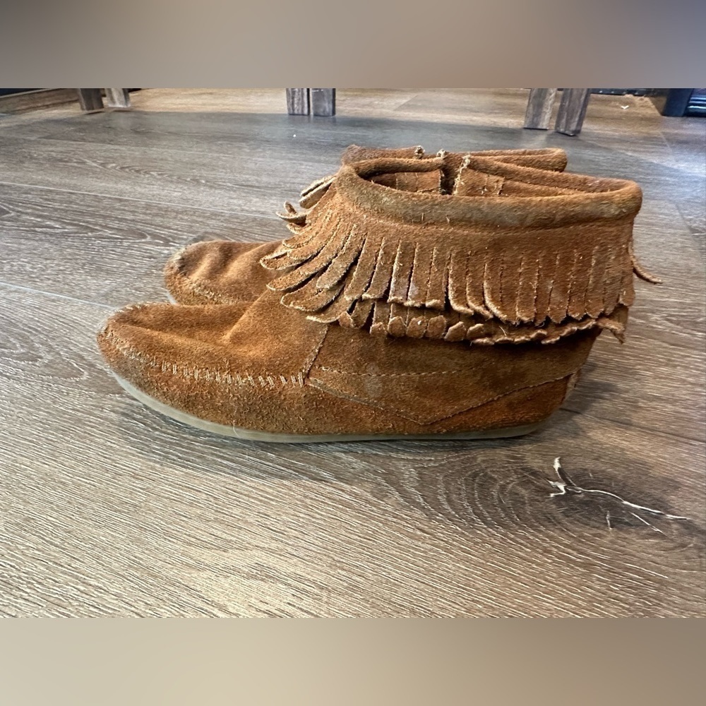 Minnetonka Girl's Double Fringe Side Zip Leather Boot Moccasin,